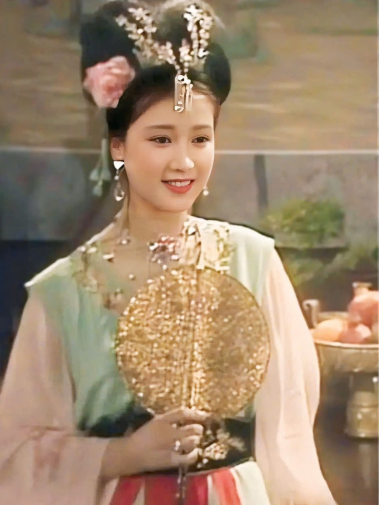 Nhan sắc một thời của 'đệ nhất mỹ nhân cổ trang' Trung Quốc - 4