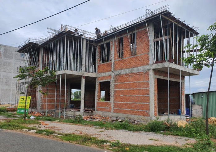 Một trong những điểm mới quan trọng của luật là mở rộng 8 nhóm công trình được miễn giấy phép xây dựng, trong đó có công trình thuộc dự án đầu tư công đặc biệt và nhà ở riêng lẻ dưới 7 tầng