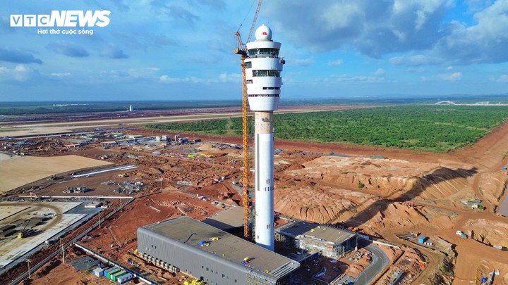 Sân bay Long Thành sẵn sàng đón chuyến bay kỹ thuật và khánh thành giai đoạn 1 vào ngày 19/12. (Ảnh: Lương Ý)