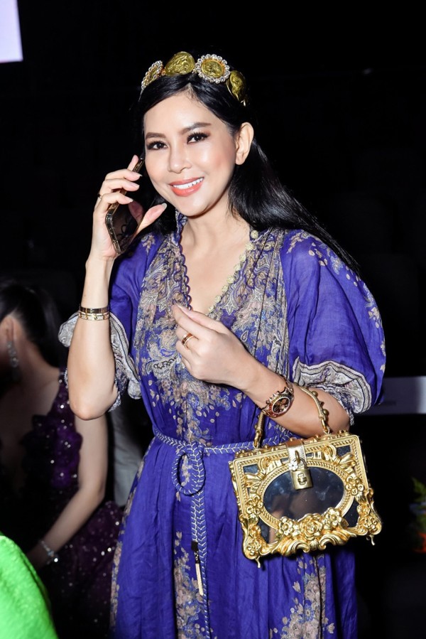 Thủy Tiên hiện điều hành một tập đoàn lớn, hợp tác với hơn 100 thương hiệu thời trang quốc tế