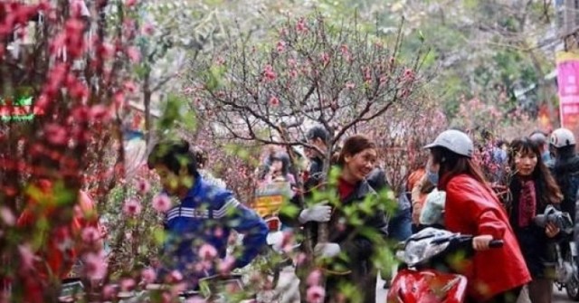 Bộ Tài chính thông tin về việc tặng quà toàn dâ...