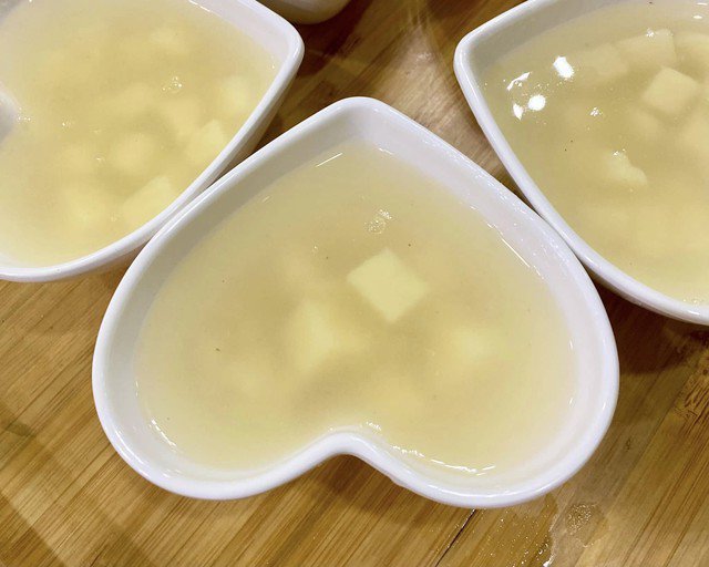 Món chè củ từ ăn nóng hay nguội đều ngon. Ảnh Vĩnh Quyên