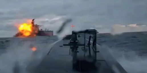 Mỹ đổi chiến thuật, “buông tay” cho Ukraine tấn công “hạm đội bóng tối” Nga? - 1