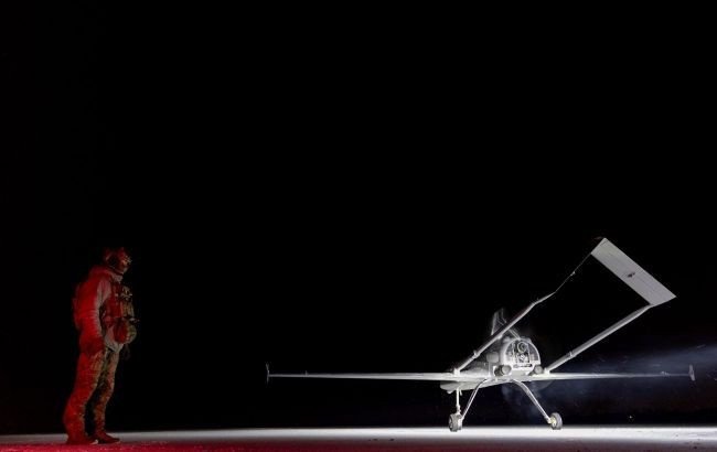 Bán đảo Crimea rung chuyển trước hàng loạt tên lửa và máy bay không người lái - 1