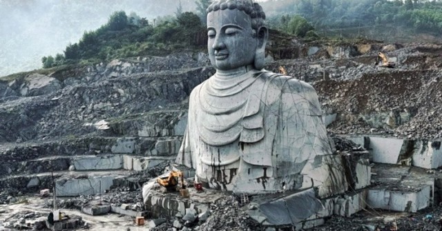 Cận cảnh thi công tượng Phật khổng lồ ở Đà Nẵng...