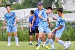 HLV Kim Sang Sik cho U22 Việt Nam tập gì trước bán kết SEA Games?