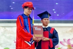 Chàng trai 10 năm làm phụ hồ, thành cử nhân Luật ở tuổi 36