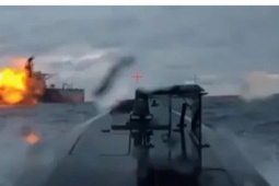 Mỹ đổi chiến thuật, “buông tay” cho Ukraine tấn công “hạm đội bóng tối” Nga?