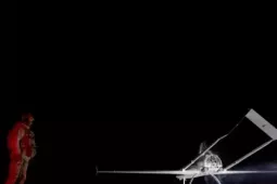 Bán đảo Crimea rung chuyển trước hàng loạt tên lửa và máy bay không người lái