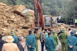 Vụ sạt lở vùi lấp nhiều người trên quốc lộ: Xác định 5 người thương vong