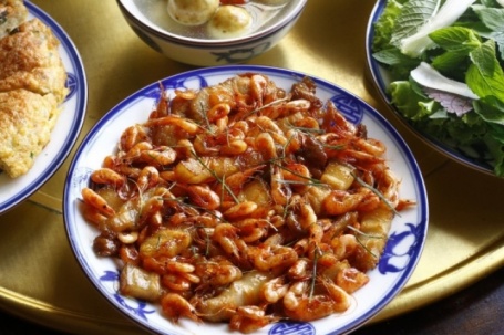 Tại sao rang tôm cần hai lần lửa?