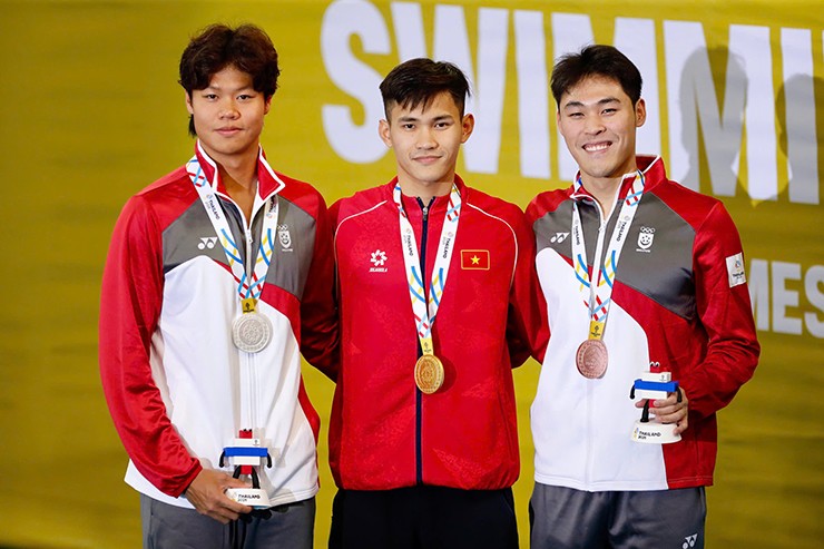 Thanh Bảo thi đấu và giành HCV SEA Games cự ly 200m bơi ếch SEA Games 33