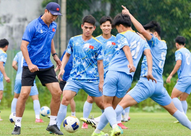 HLV Kim Sang Sik cho U22 Việt Nam tập gì trước bán kết SEA Games? - 6