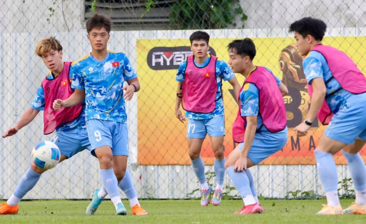 HLV Kim Sang Sik cho U22 Việt Nam tập gì trước bán kết SEA Games? - 11