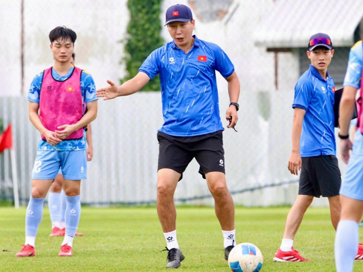 HLV Kim Sang Sik cho U22 Việt Nam tập gì trước bán kết SEA Games? - 5