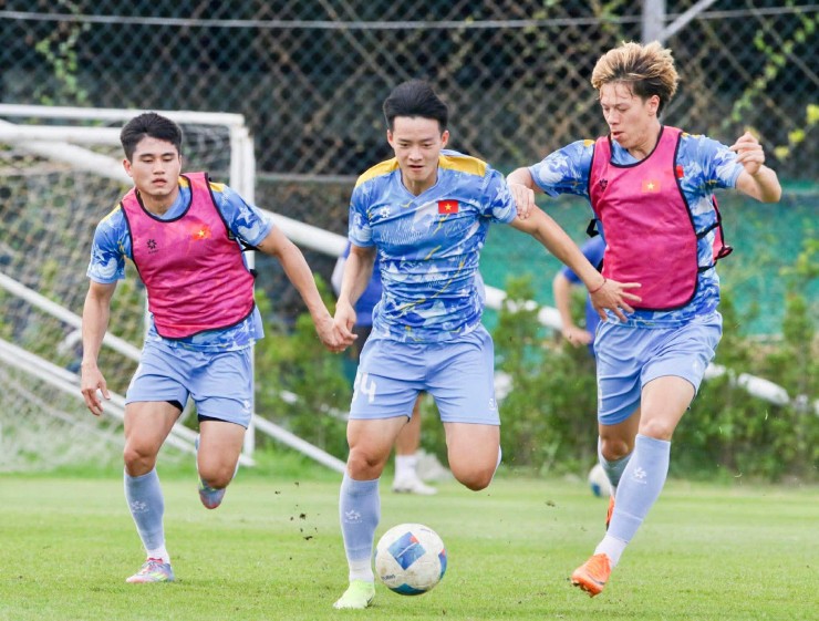 Các cầu thủ đều tập luyện với tinh thần và quyết tâm cao độ