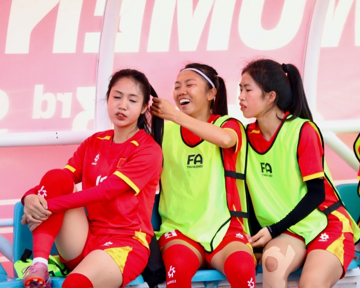 Trực tiếp bóng đá ĐT nữ Việt Nam - Indonesia: Huỳnh Như ấn định (SEA Games) (Hết giờ) - 7