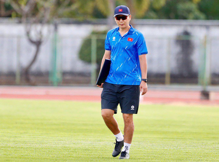 HLV Kim Sang Sik đang siết chặt kỷ luật