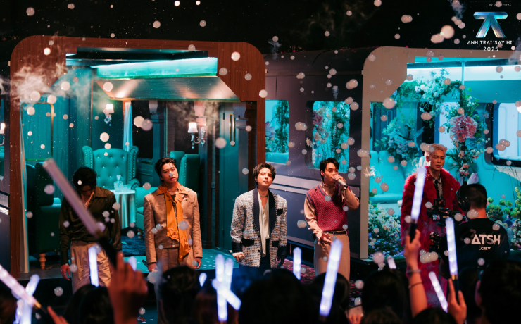 Negav còn là người viết nên câu chuyện trung tâm của bài hát khi nói về những mất mát, tiếc nuối giữa quá khứ và hiện tại.