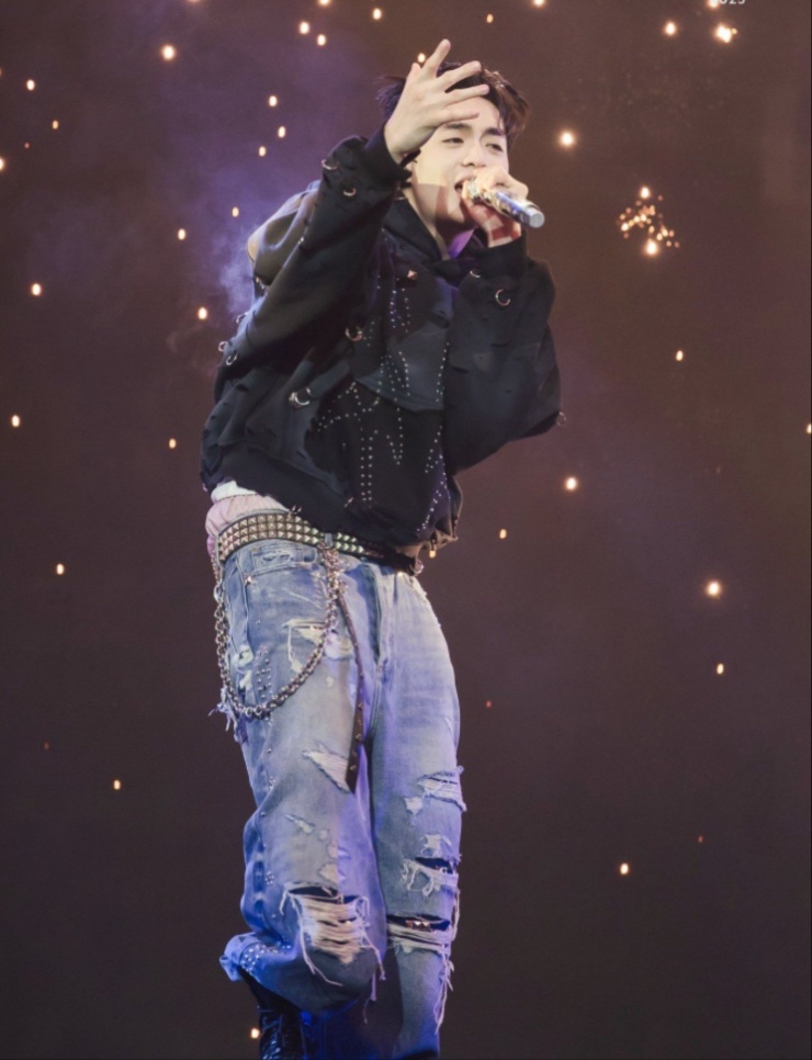 Sự xuất hiện của Văn Mai Hương và khoảnh khắc gia đình dõi theo tạo nhiều cảm xúc trong đêm Chung kết. Đây là lời tri ân dành cho khán giả, đồng đội và chính bản thân Negav.