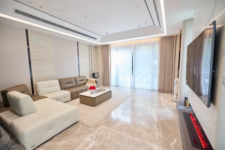 Không gian biệt thự 4 tầng của Đoàn Văn Hậu - Doãn Hải My - 2