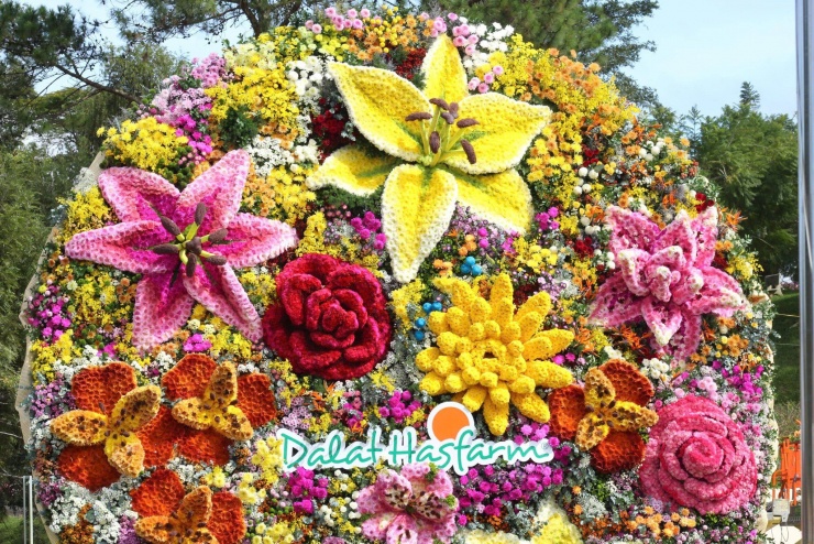 Check in 'cạn pin' với bó hoa ở Đà Lạt nặng 10 tấn, to nhất Việt Nam - 5