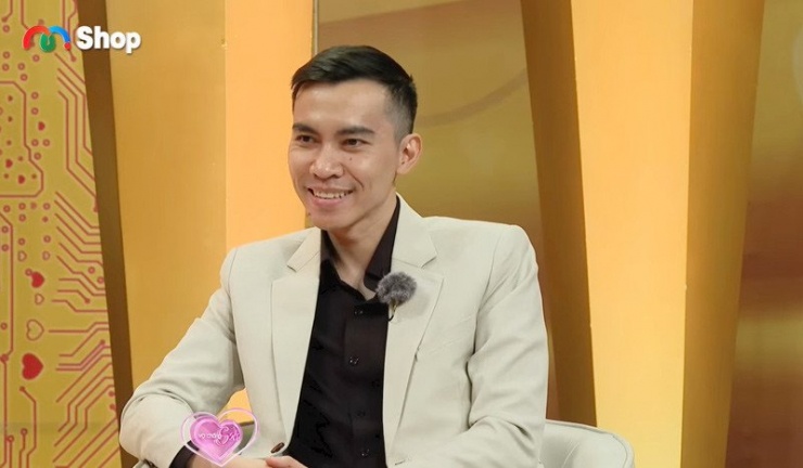 Đức Tâm hạnh phúc khi có cuộc hôn nhân êm đềm. Ảnh cắt từ clip 