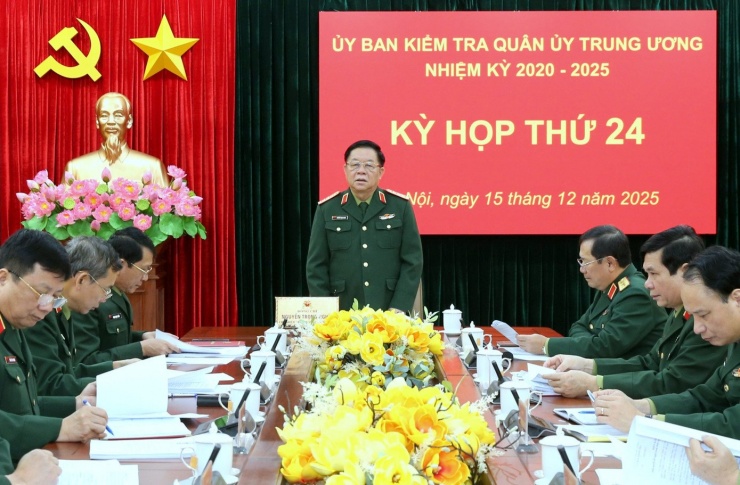 Đại tướng Nguyễn Trọng Nghĩa phát biểu tại kỳ họp.