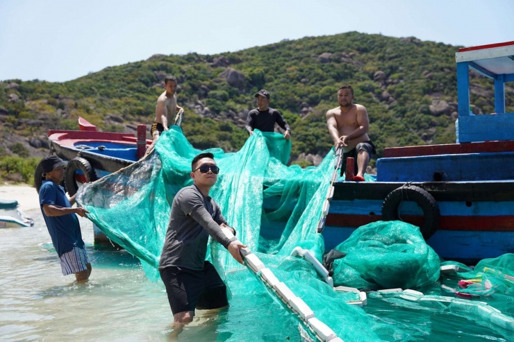 Hoàng Nam trong một chương trình thực tế. Ảnh: FBNV