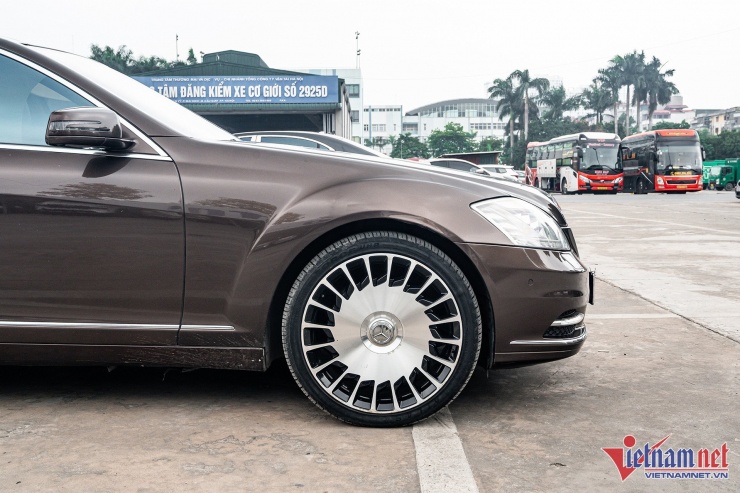 Thợ Việt 'biến' Mercedes-Benz S 500 đời 2010 thành Maybach 2025 giá 15 tỷ - 15