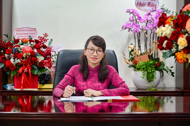 GS.TS Nguyễn Thị Thanh Mai chính thức được bổ nhiệm làm&nbsp;Giám đốc Đại học Quốc gia TP.HCM. Ảnh: Thiện Thông