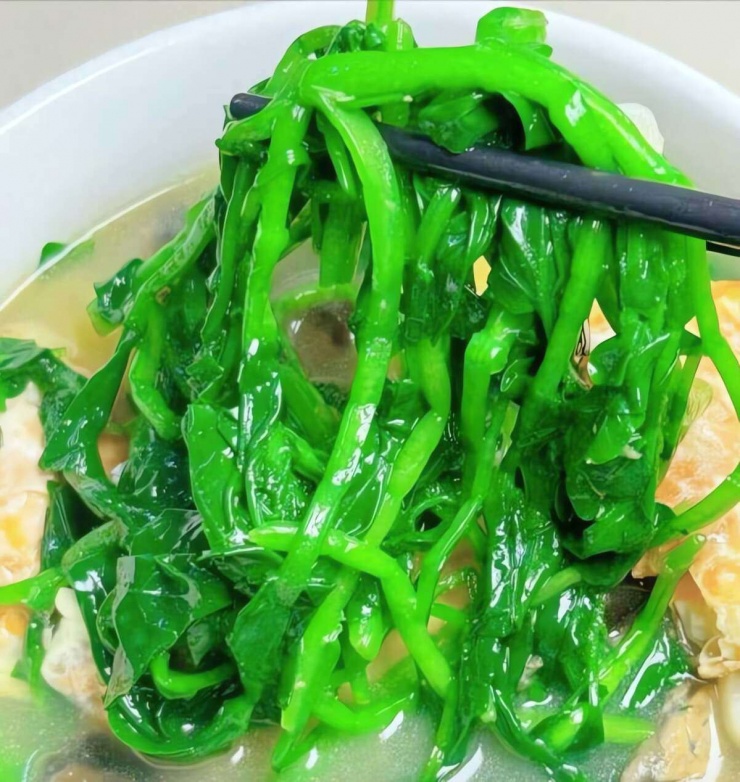 Loại rau mùa đông tươi mát, giúp dưỡng ẩm cho da khô, bổ máu, tăng cường miễn dịch, nấu canh rất thơm - 1