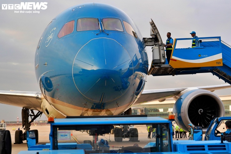 Đây là chuyến bay kỹ thuật đặc biệt, mang ý nghĩa lịch sử khi trở thành chuyến bay hàng không dân dụng đầu tiên tiếp đất tại sân bay Long Thành - dự án hạ tầng hàng không lớn nhất Việt Nam từ trước đến nay.