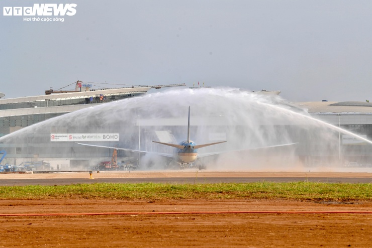 Theo kế hoạch, các chuyến bay kỹ thuật giữa Tân Sơn Nhất và sân bay Long Thành sẽ tiếp tục được Vietnam Airlines thực hiện theo các đường bay tiêu chuẩn gồm L637, L643, M768, W1 và N500 cho cả hai chiều, phục vụ công tác đánh giá, hoàn thiện quy trình vận hành trong giai đoạn nước rút của dự án.