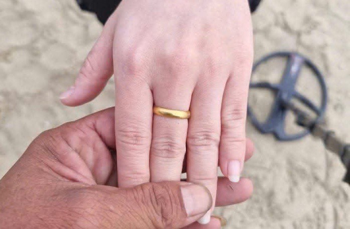 Chiếc nhẫn vàng 2 chỉ trị giá khoảng 30 triệu đồng là kỷ vật quý của người đánh rơi