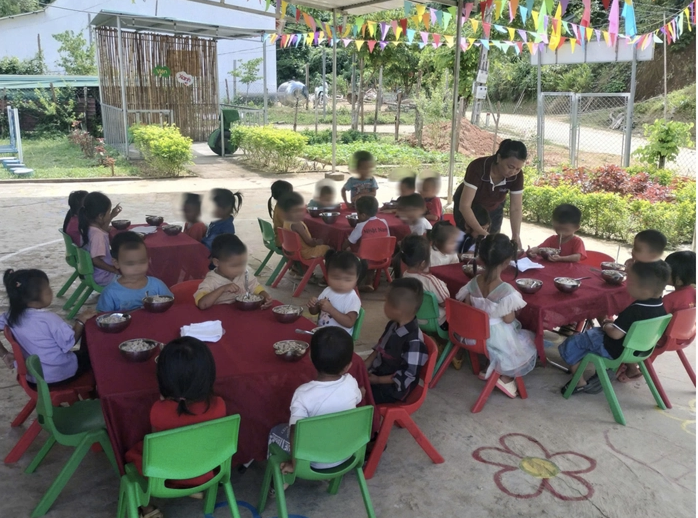 Các em nhỏ được Fanpage “Nuôi em - Nghệ An” giới thiệu thụ hưởng từ dự án