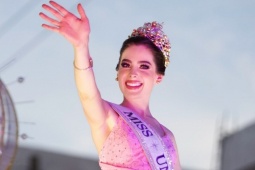 20.000 người tới sân vận động chào đón tân Hoa hậu Hoàn vũ