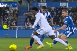 Real tranh cãi với trọng tài: Alonso đòi phạt đền, đối thủ muốn thẻ đỏ cho Vinicius