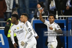 Real Madrid dập tắt chuỗi thua: Mbappe khó bị ngăn cản, Vinicius giải cứu Alonso