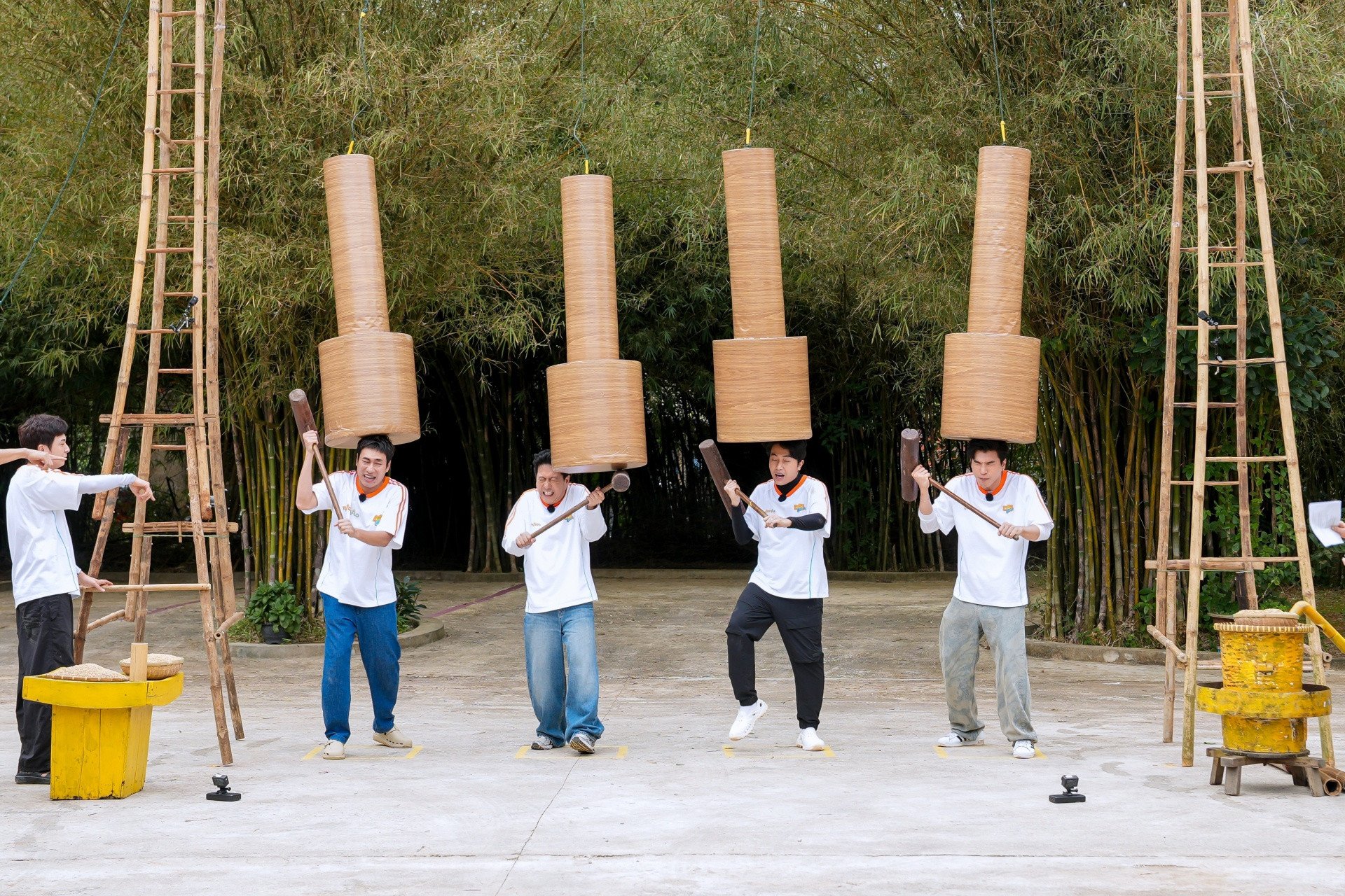 Cả 2 đội đều liên tục gặp thất bại.