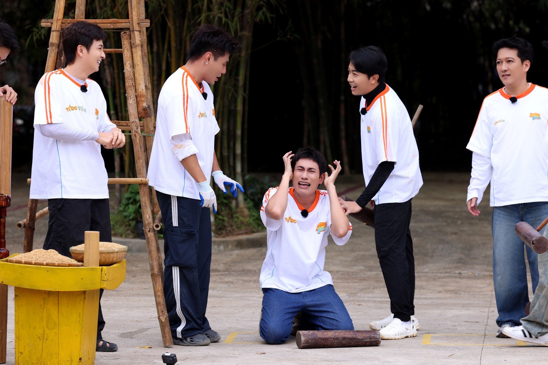 Cả 2 đội đều liên tục gặp thất bại.