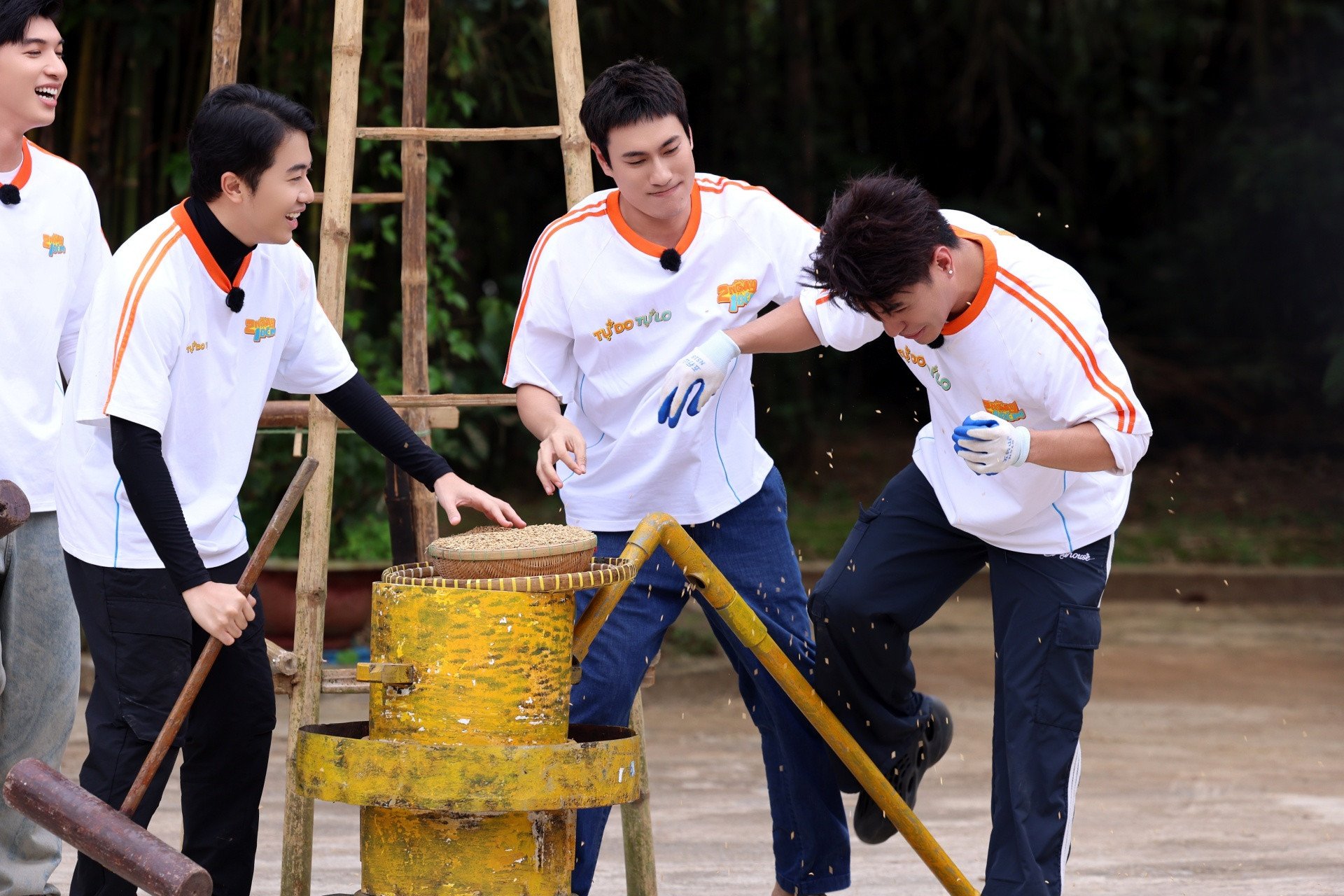 Cả 2 đội đều liên tục gặp thất bại.