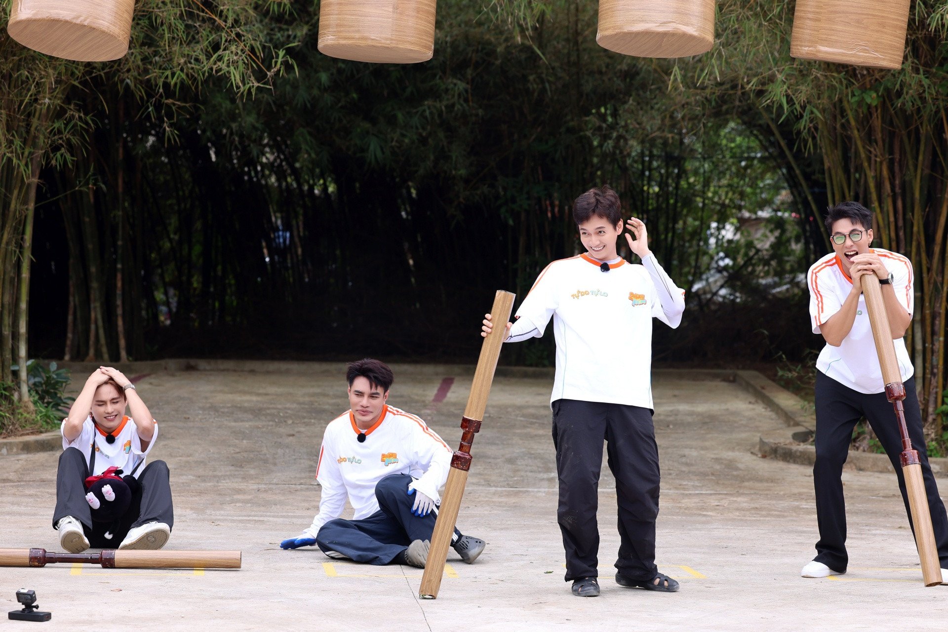 Cả 2 đội đều liên tục gặp thất bại.