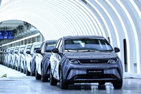 Xe điện Trung Quốc tràn ra khu vực với mức giảm chưa từng có