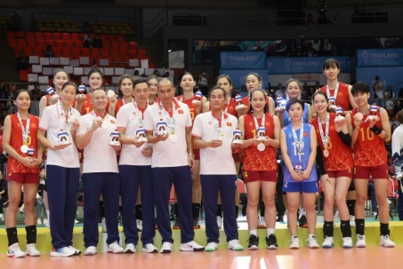 HLV Tuấn Kiệt nói gì về trọng tài và pha bóng tranh cãi ở trận thua nghiệt ngã trước Thái Lan?