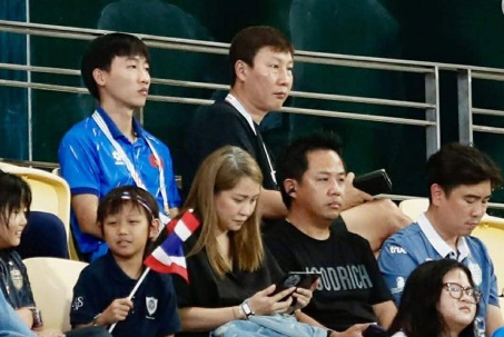 HLV Kim Sang Sik âm thầm “xem giò” U22 Thái Lan trước chung kết SEA Games 33