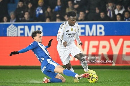 Trực tiếp bóng đá Alaves - Real Madrid: Bỏ lỡ cơ hội ghi bàn thứ 3 (La Liga) (Hết giờ)
