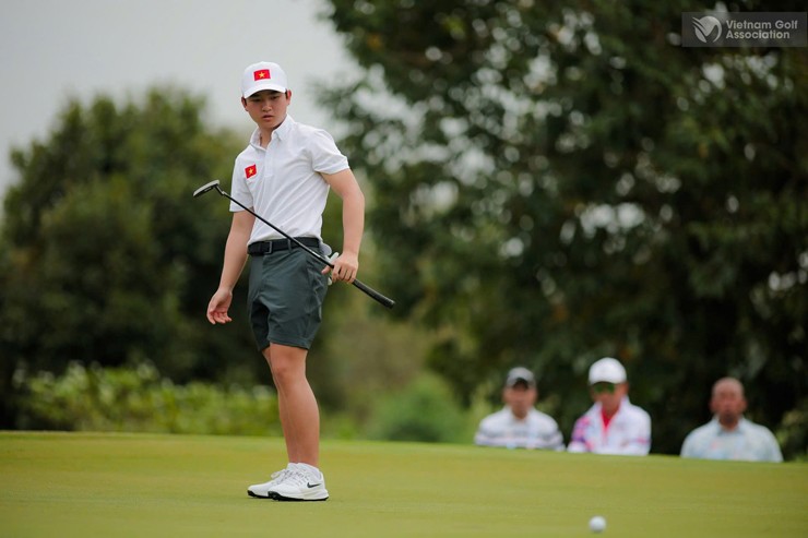 Golfer số 1 Việt Nam Nguyễn Anh Minh ghi dấu ấn với HCB Sea Games 33 - 1