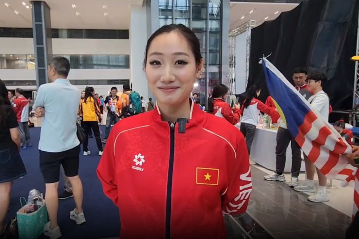 Phương Nhi tươi tắn sau khi giành huy chương đầu tiên cho wushu Việt Nam tại SEA Games 33