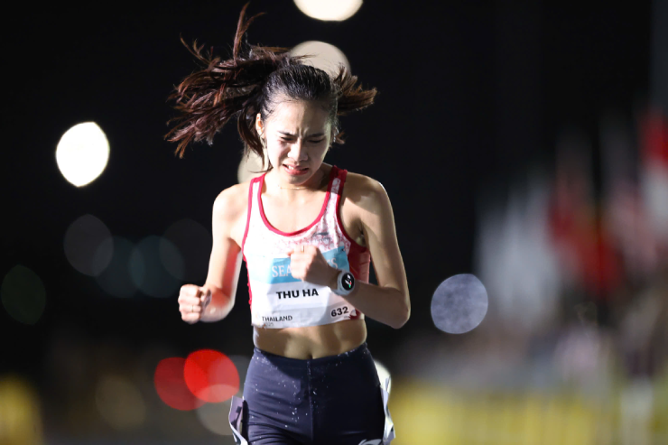 Thu Hà sau khi giành HCĐ cũng phải đi chăm sóc y tế